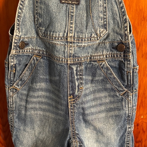Distressed OshKosh B'gosh Classic Blue Kids Overalls Size 18M - Picture 3 of 9